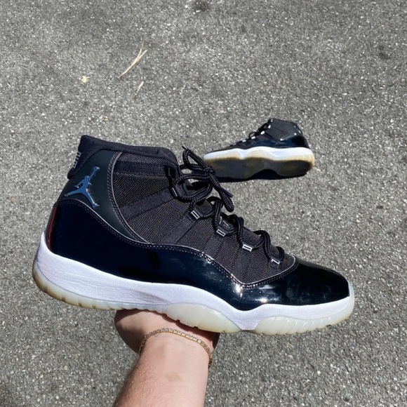 jordan 1 hyper royals